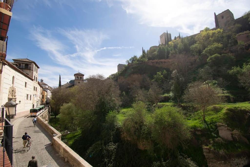 Pangsapuri Alhambra Enamora 2. Paseo De Tristes Views 1-b *